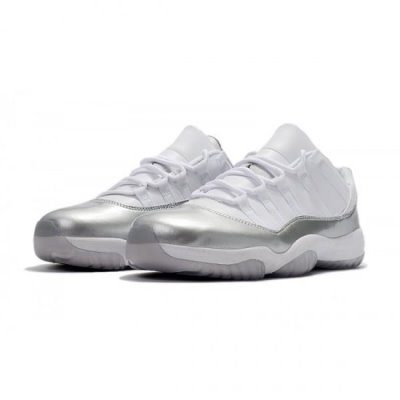 Nike Erkek Air Jordan 11 Retro Low Beyaz / Metal Gümüş Basketbol Ayakkabısı Türkiye - 0L13KS2P